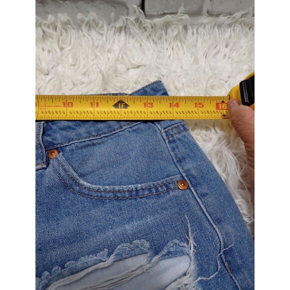 Almost Famous Super High Rise Distressed Cutoff Denim Jean Shorts Womens Size 5 - Picture 4 of 10